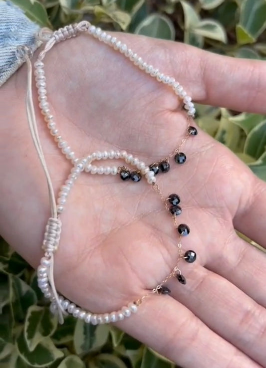 Cordon johar naturelle en Or18k avec des pierres